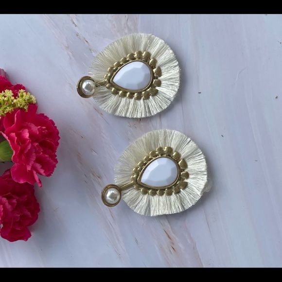 Zara white fringe crystal dangle earrrings NEW - Picture 3 of 4